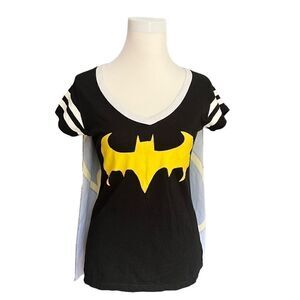 DC Comics Batman T-Shirt Detachable Cape Sz Large Jrs